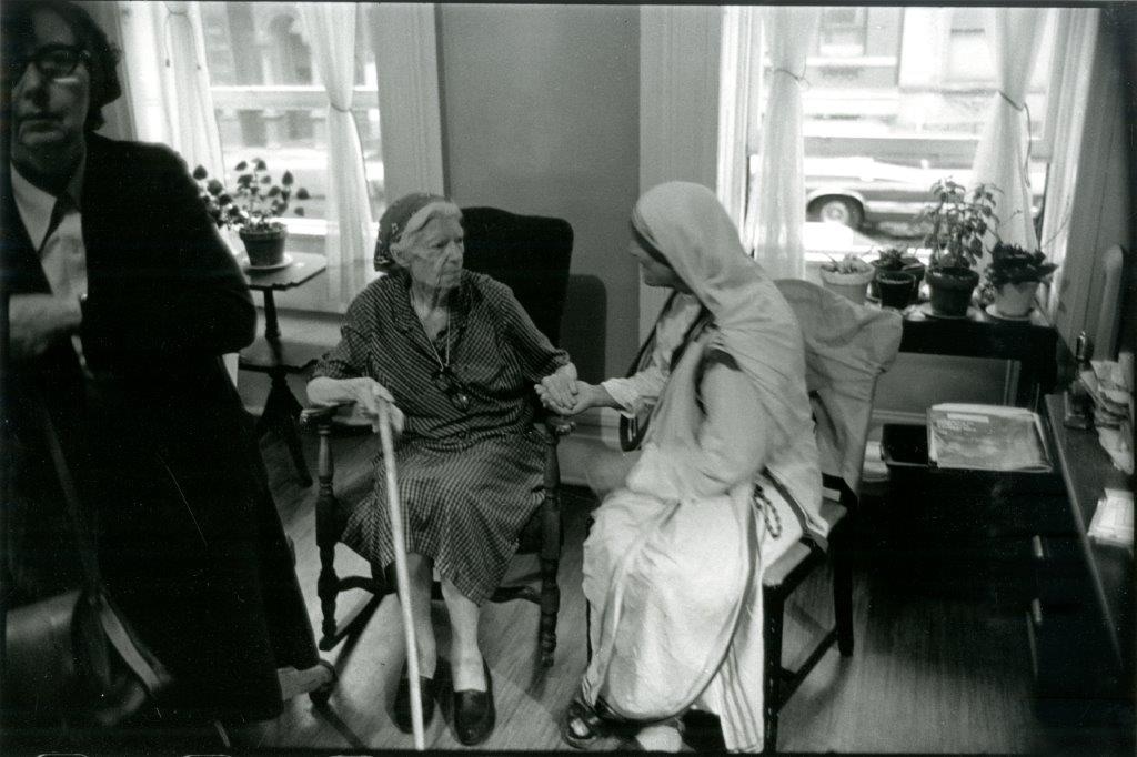 (Photo by Bill Barrett, courtesy of Dorothy Day archives at Marquette University.)
Dorothy Day, left, and Mother Teresa meet in New York in 1979.