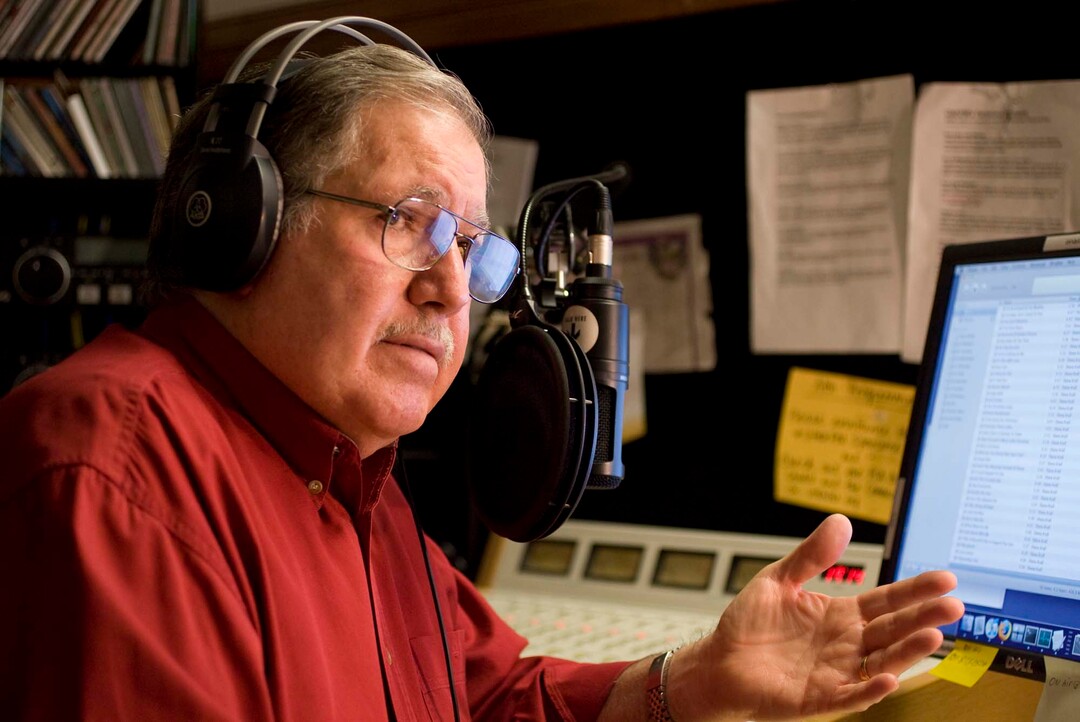 (Trent Nelson | The Salt Lake Tribune).Radio legend Tom Barberi broadcasting his morning show in 2009. He died Dec. 24, 2021. He was 78.