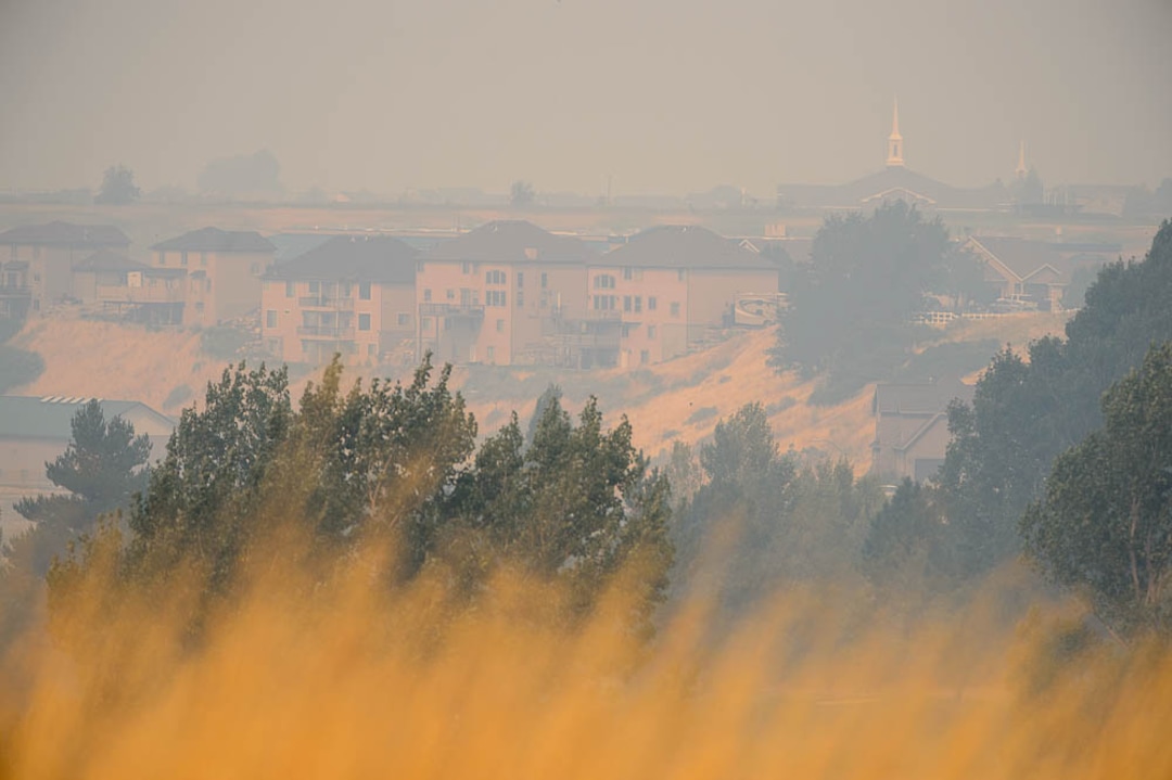 (Trent Nelson | The Salt Lake Tribune) Smoke from the Coal Hollow Fire fills the air in Spanish Fork, Friday Aug. 10, 2018.