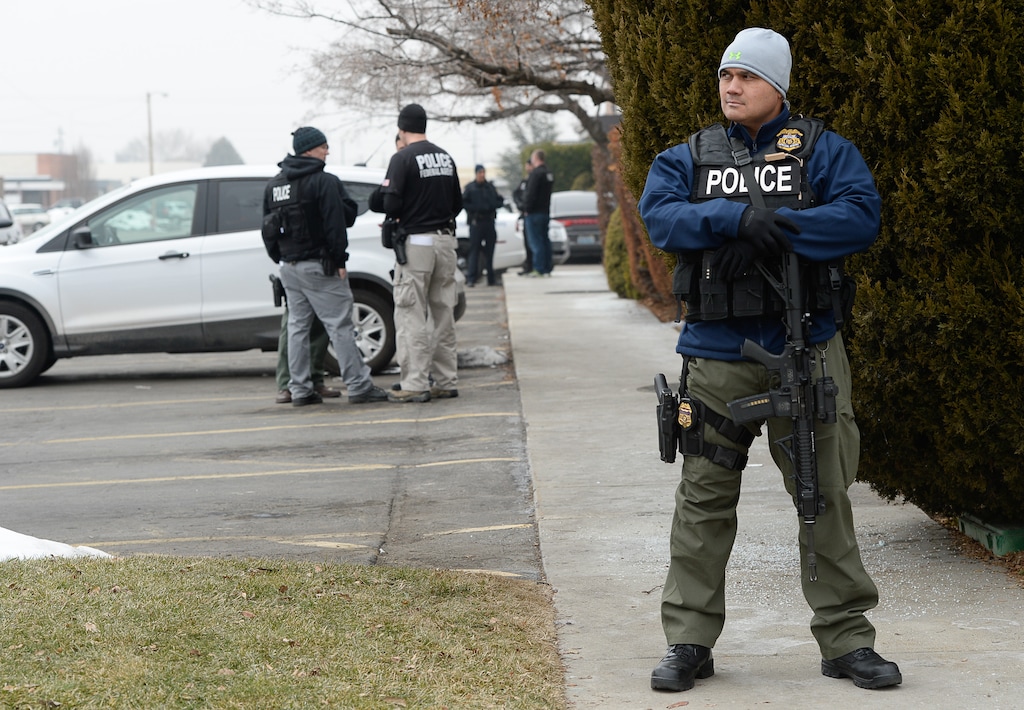 Francisco Kjolseth | The Salt Lake Tribune
IRS agents raid the property of several Kingston Clan properties, including the offices at 2950 S. Main St. in South Salt Lake, on Wednesday, Feb. 10, 2016.