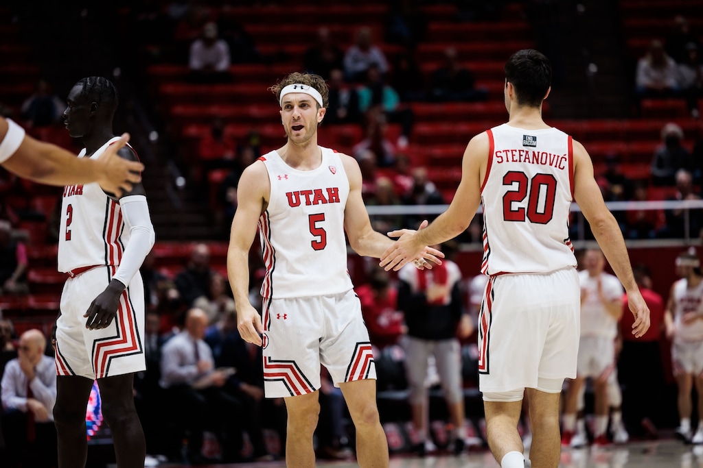 December 21, 2021, Salt Lake City, UT:The University of Utah Utes Men’s Basketball team takes on the Fresno State Bulldogs at the Jon M. Huntsman Center in Salt Lake City, Utah on Tuesday, December 21, 2021.  (Photo by Nick Grace/University of Utah)