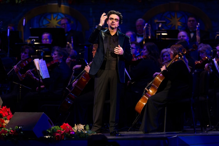 (Alex Gallivan | Special to the Tribune) Christmas with Mormon Tabernacle Choir featuring Rolando Villazón at The LDS Church Conference Center in Salt Lake City, Thursday,Dec 082016