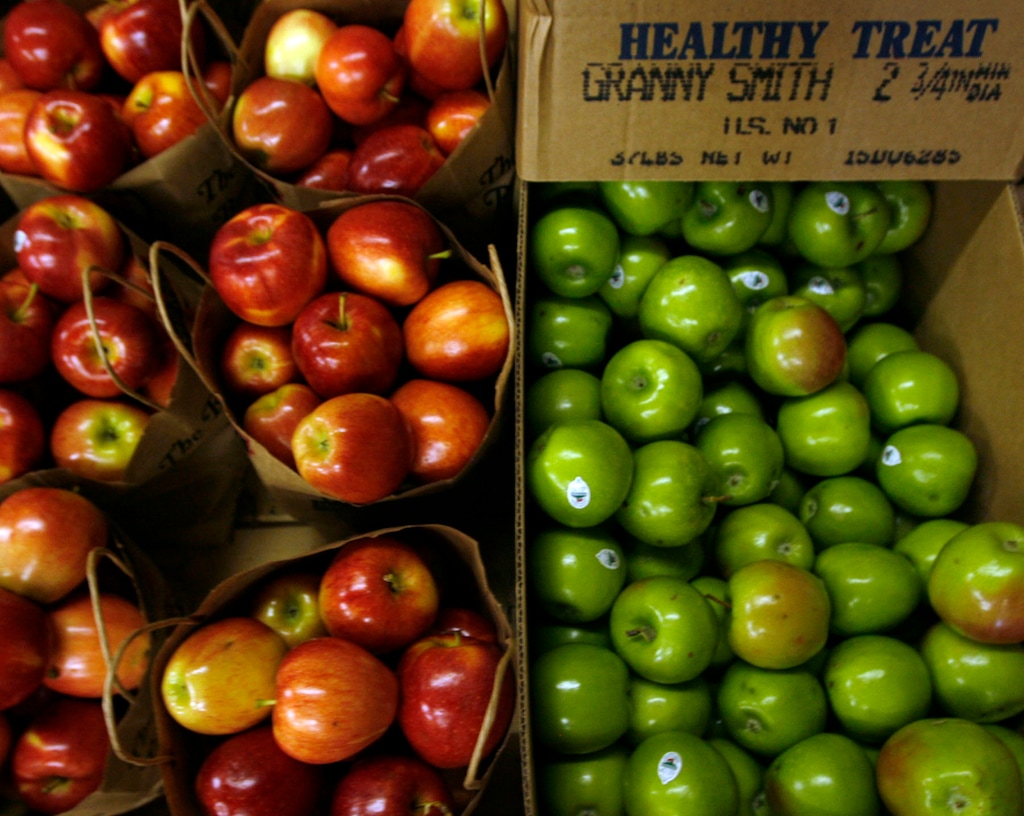 Photo by Leah Hogsten  |  The Salt Lake TribuneAbove, Fuji and Granny Smith apples. Southridge Farms for a story on places to purchase Utah-made products from people who make them. 