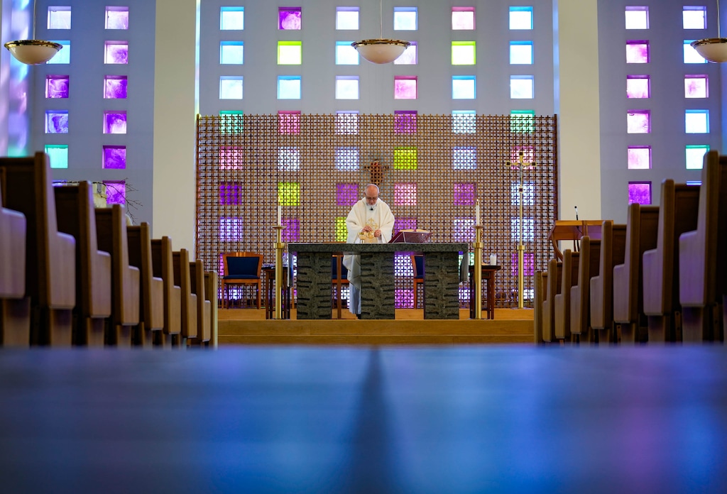 (Francisco Kjolseth | The Salt Lake Tribune) Pastor Adrian Komar delivers a morning service at St. Thomas More Catholic Church in Cottonwood Heights.