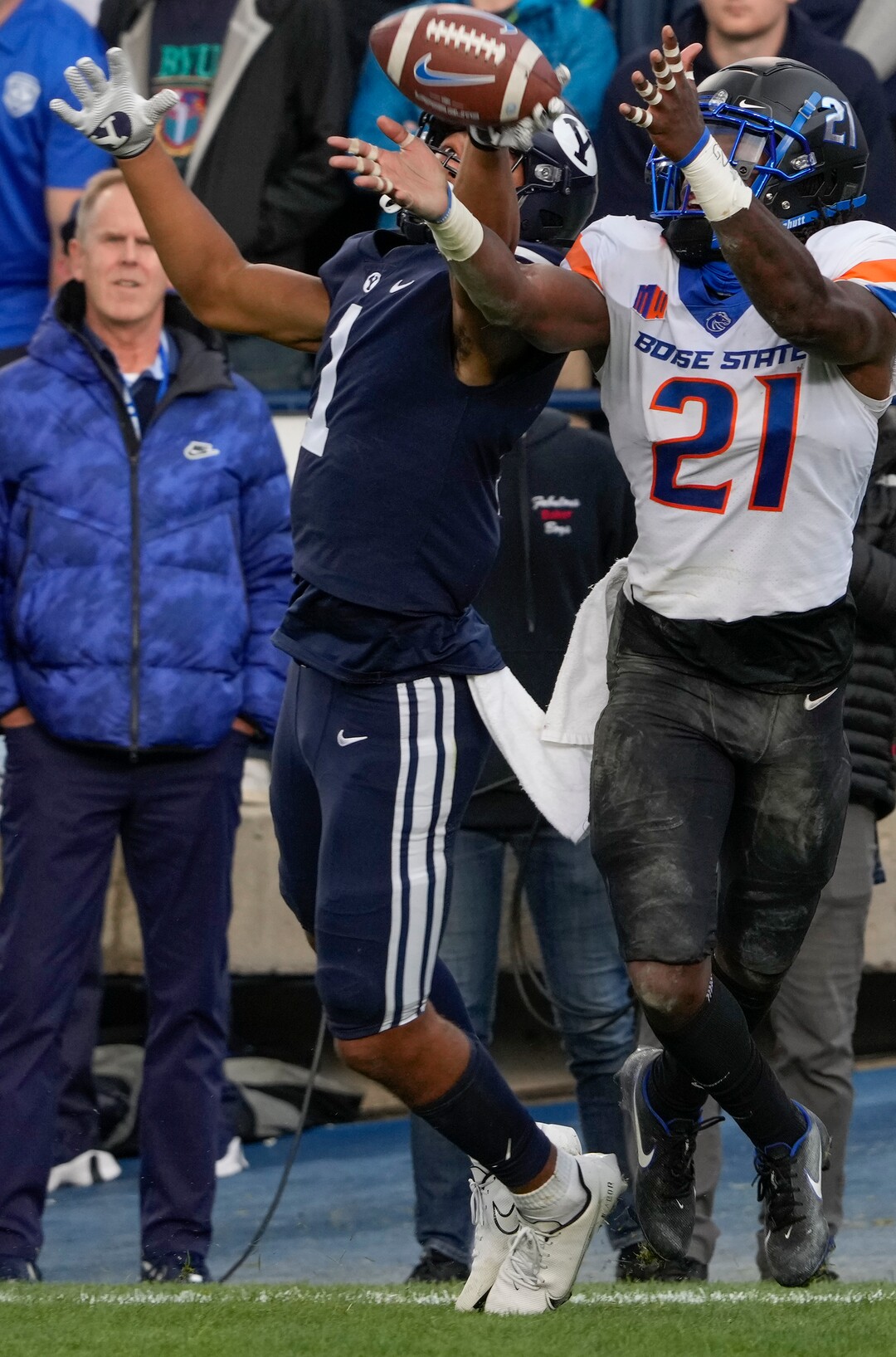 (Leah Hogsten | The Salt Lake Tribune) Brigham Young Cougars wide receiver Keanu Hill (1) fails to pull in the pass battling Boise State Broncos safety Tyreque Jones (21) No. 10 Brigham Young University hosts Boise State at LaVell Edwards Stadium, Oct. 9, 2021.