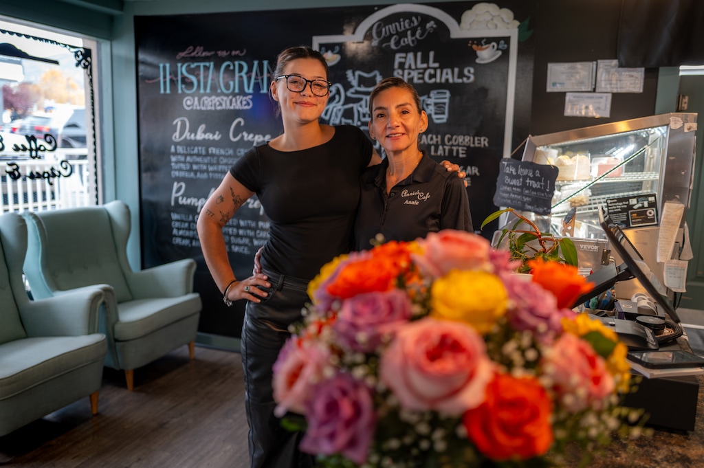 (Trent Nelson  |  The Salt Lake Tribune) Ashlee Lombard and Annie Bennett at Annie's Cafe in Bountiful on Wednesday, Nov. 5, 2025.