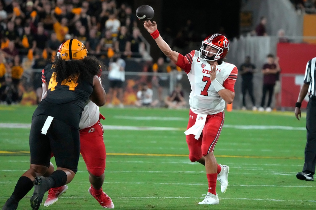 Utah quarterback Cameron Rising (7) throws a pass against Arizona State during the first half of an NCAA college football game Saturday, Sept. 24, 2022, in Tempe, Ariz. (AP Photo/Rick Scuteri)