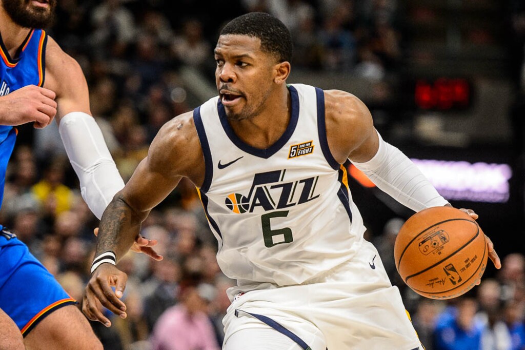 (Trent Nelson | The Salt Lake Tribune)  Utah Jazz guard Joe Johnson (6) as the Utah Jazz host the Oklahoma City Thunder, NBA basketball in Salt Lake City, Saturday December 23, 2017.