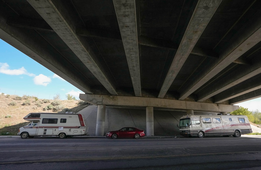(Francisco Kjolseth | The Salt Lake Tribune) RVs are pictured along 200 South and 800 West in Salt Lake City on Friday, April 17, 2026. The city is considering an ordinance that would ban sleeping in vehicles, including cars and RVs.