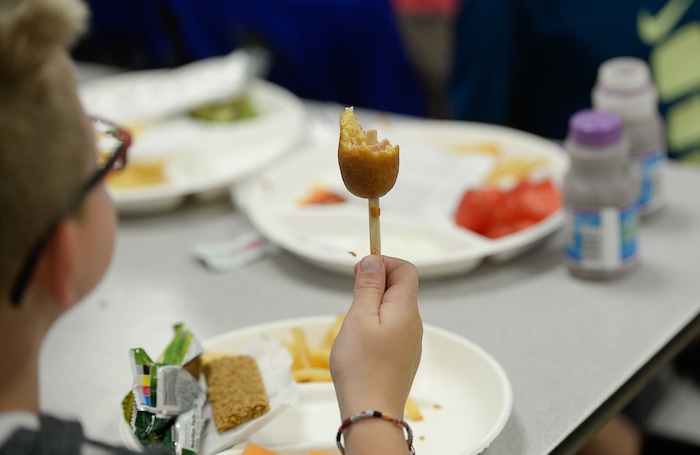(Francisco Kjolseth  |  The Salt Lake Tribune)  Kids at Tolman Elementary in Bountiful have lunch on Friday, Sept. 13, 2019.