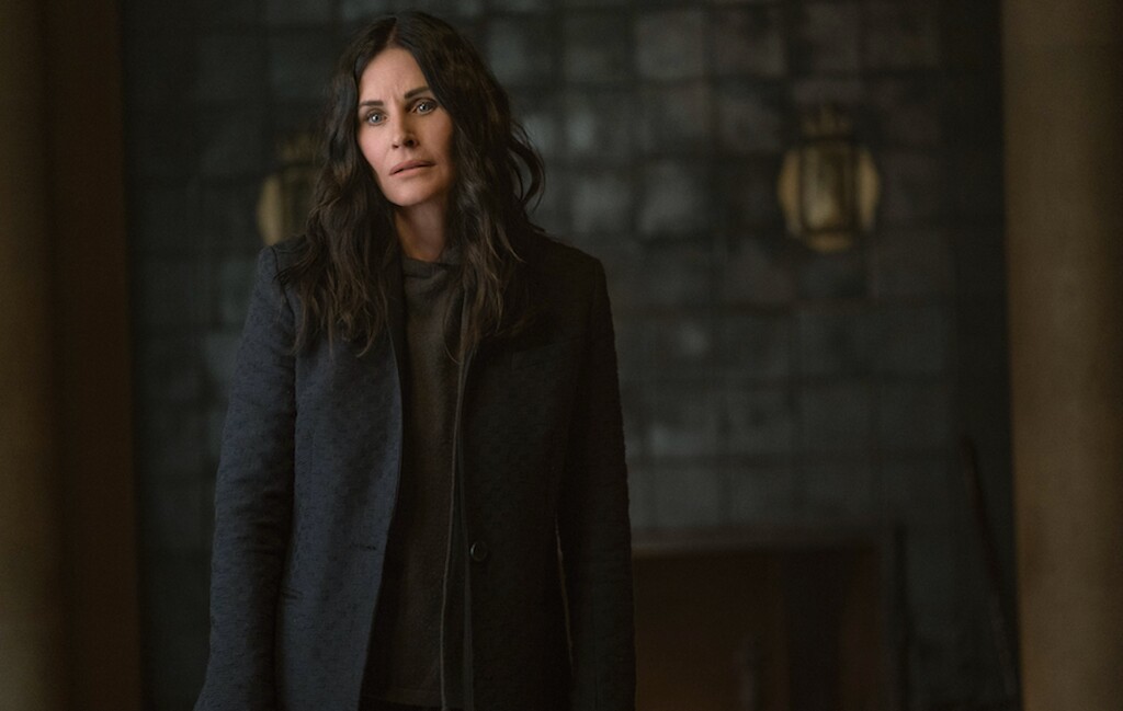 (Starz) Courteney Cox stars in "Shining Vale."