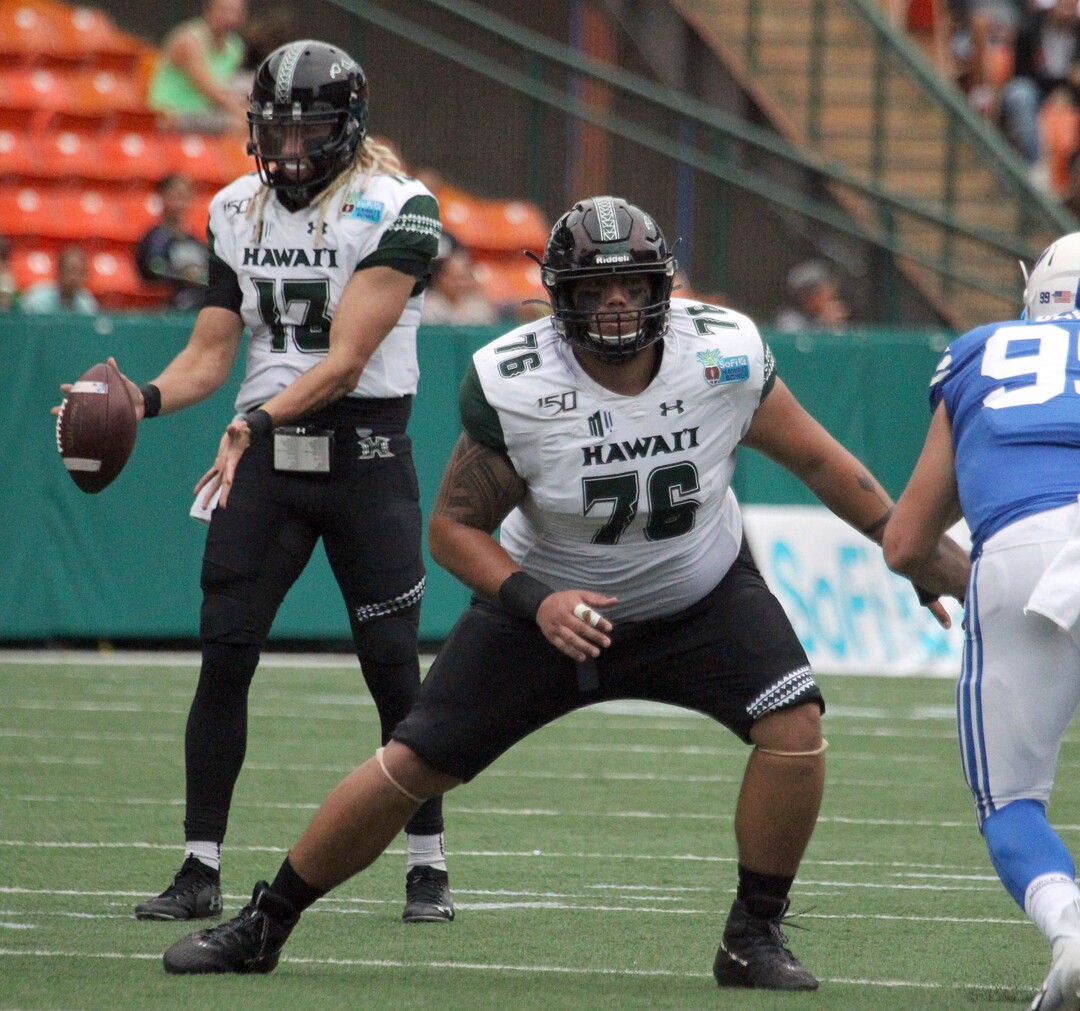 December 24, 2019 - Hawaii Rainbow Warriors offensive lineman Michael Eletise (76) provides pass protection during a game at the SoFi Hawaii Bowl between the Brigham Young Cougars and the Hawaii Rainbow Warriors at the Stan Sheriff Center in Honolulu, HI - Michael Sullivan/CSM.(Credit Image: &copy; Michael Sullivan/CSM via ZUMA Wire) (Cal Sport Media via AP Images)