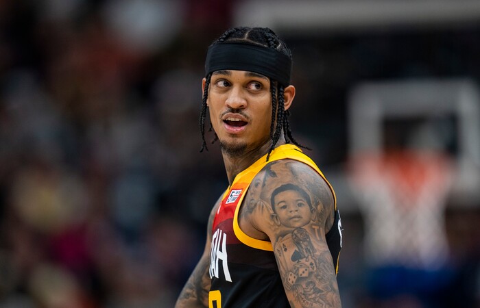 (Rick Egan | The Salt Lake Tribune)  Utah Jazz guard Jordan Clarkson (00), in NBA action between the Utah Jazz and the Washington Wizards, at Vivint Arena on Saturday, Dec. 18, 2021.