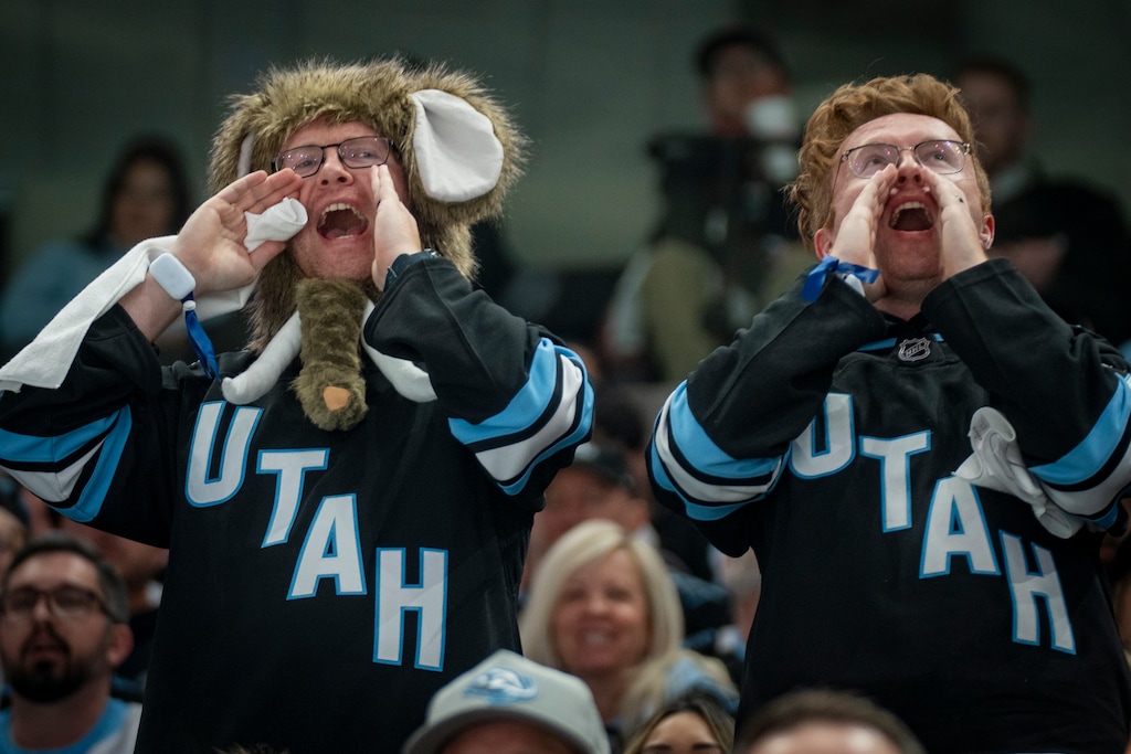 (Rick Egan | The Salt Lake Tribune) Mammoth fans chant "Thank you, Mammoth" in the final minutes of the team's Game 6 defeat.
