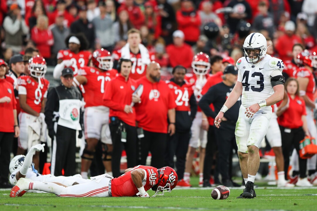 (Meg Oliphant | Special to The Tribune) Utah running back Micah Bernard (2) misses a reception in the third quarter against the Penn State Nittany Lions at Rose Bowl Stadium on Jan. 2, 2023 in Pasadena, Calif.