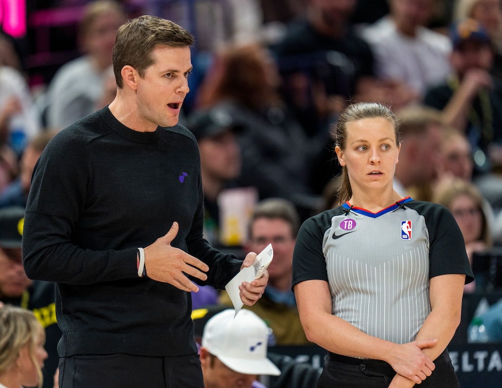 (Rick Egan | The Salt Lake Tribune) Utah Jazz head coach Will Hardy chats with referee Dannica Mosher (89), in NBA action between the Utah Jazz and the Phoenix Suns, at Vivint Arena, on Friday, Nov. 18, 2022.