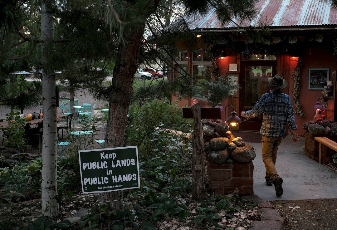 (Bonnie Jo Mount | The Washington Post) A sign supporting Grand Staircase - Escalante National Monument at entrance of Hell's Backbone Grill & Farm in Boulder, Utah on October 9, 2018.