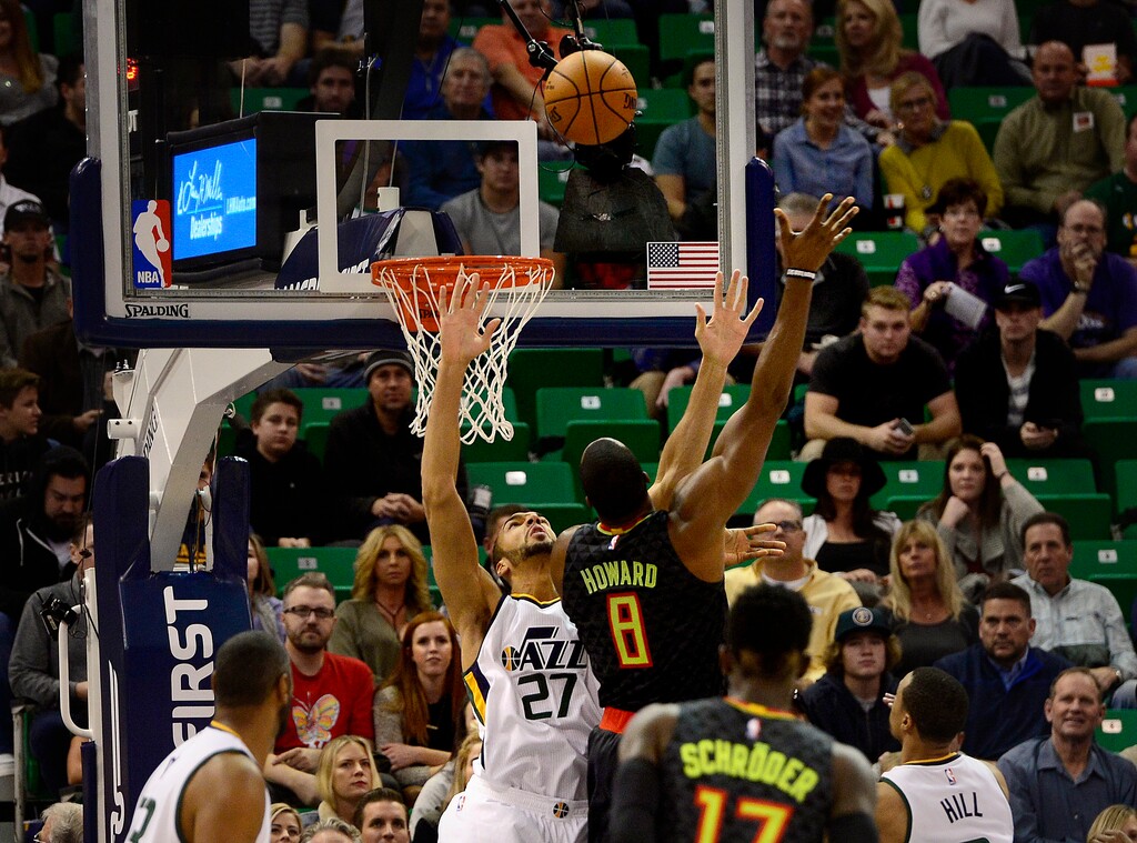 Scott Sommerdorf | The Salt Lake Tribune
Utah Jazz center Rudy Gobert (27) defends against Atlanta Hawks center Dwight Howard (8) during first half play. The Jazz held a 40-30 lead over the Atlanta Hawks during first half play, Friday November 25, 2016.