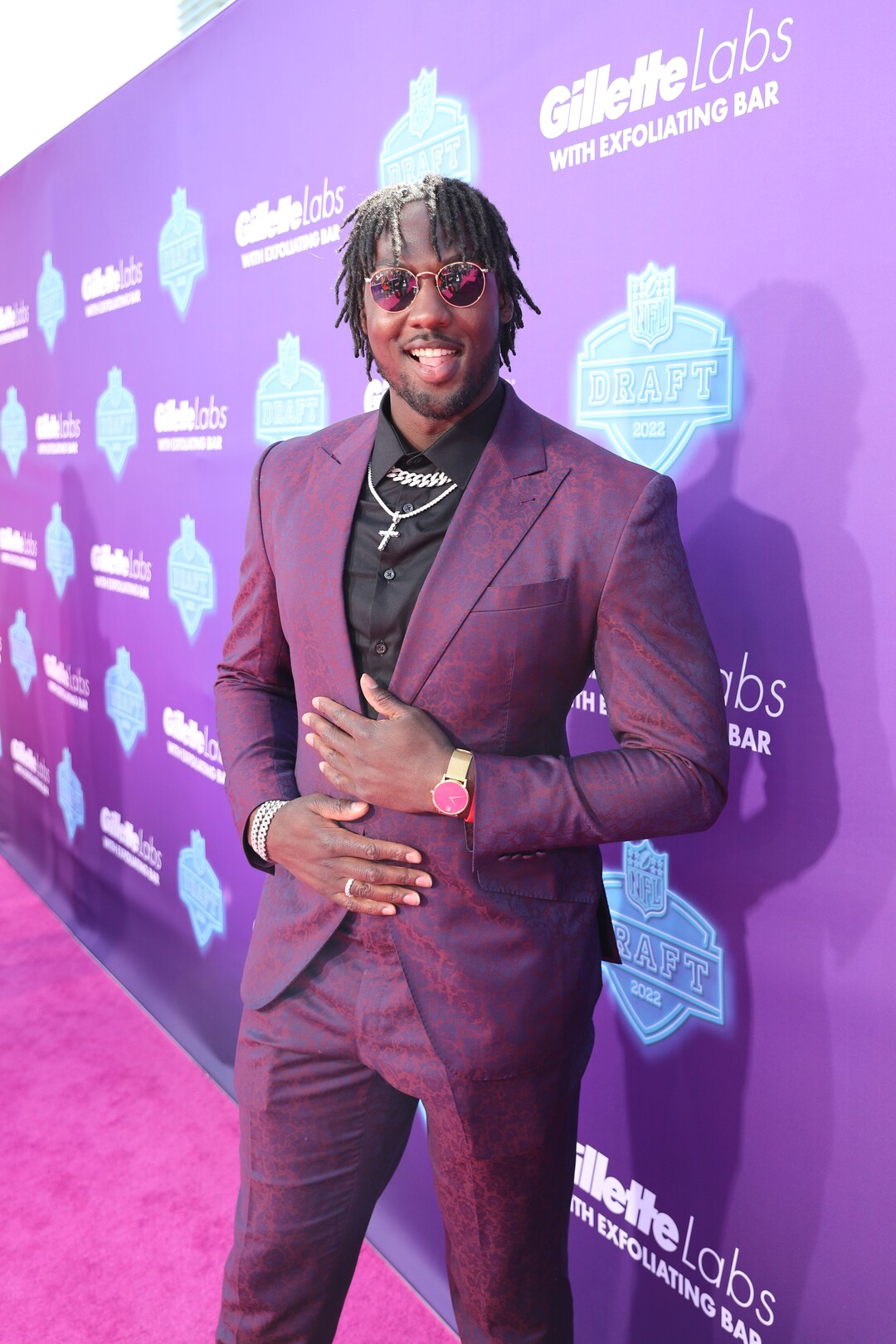 Utah linebacker Devin Lloyd arrives on the red carpet before the 2022 NFL Draft on Thursday, April 28, 2022 in Las Vegas. (AP Photo/Jeff lewis)