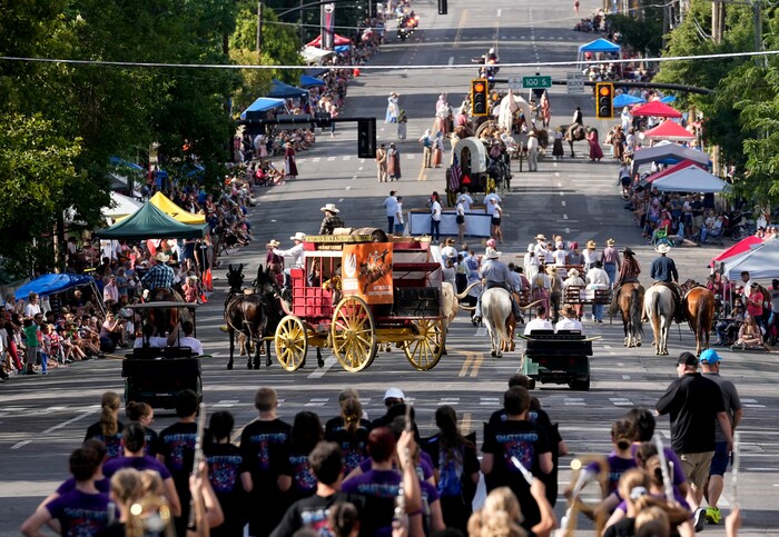 (Francisco Kjolseth | The Salt Lake Tribune) Entries totaling 101 make their way down 200 East during the Days of ’47 Parade in Salt Lake City on Saturday, July 23, 2022.