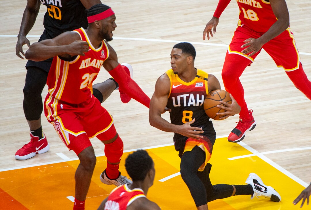 (Rick Egan | The Salt Lake Tribune) Utah Jazz guard Shaquille Harrison (8) takes the ball up the middle as Atlanta Hawks forward Bruno Fernando (24) defends, in NBA action between the Utah Jazz and the Atlanta Hawks at Vivint Arena, on Friday, Jan. 15, 2021.
