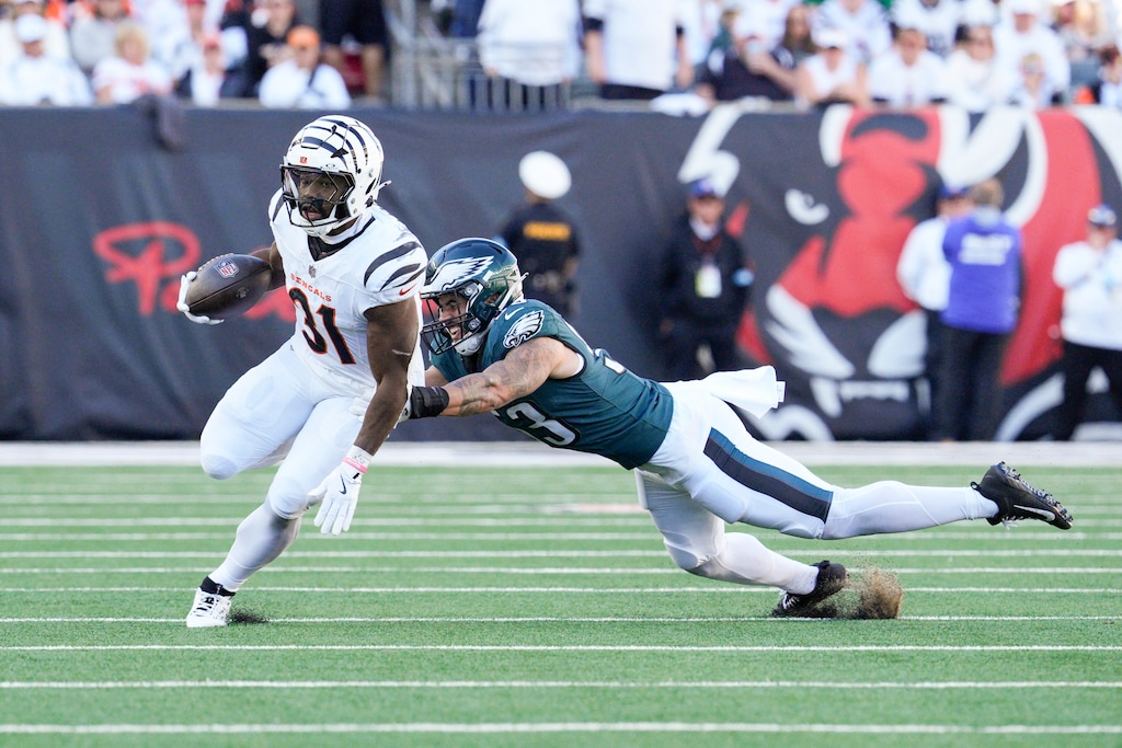 (Jeff Dean | AP) Cincinnati Bengals running back Zack Moss (31) runs against Philadelphia Eagles linebacker Zack Baun (53) during an NFL football game Sunday, Oct. 27, 2024, in Cincinnati.