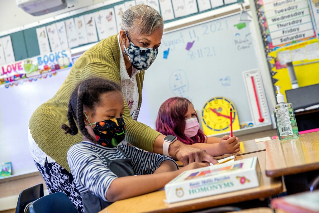 (Santiago Mejia/San Francisco Chronicle via AP, Pool, File) Joy Harrison instructs her second graders at Carl B. Munck Elementary School, in Oakland, Calif,, Aug. 11, 2021. Oakland is closing seven schools.