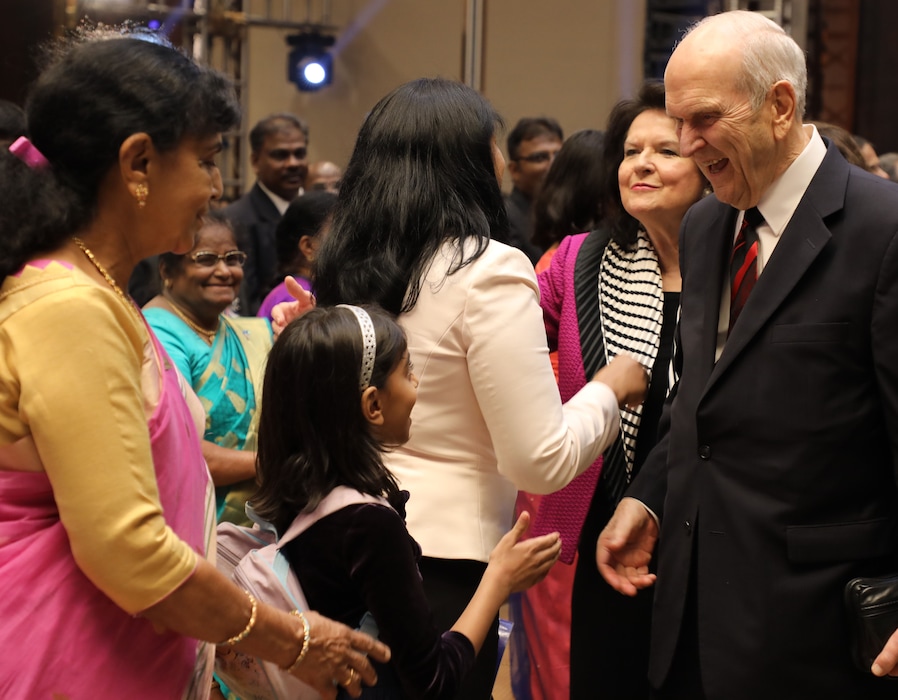 (Photo courtesy LDS Church) 
LDS Church President Russell M. Nelson and his wife, Wendy, are greeted by Latter-day Saints in Bengaluru, India, on Thursday.