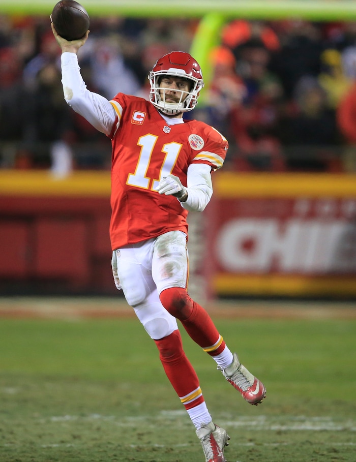 Kansas City Chiefs quarterback Alex Smith (11) throws against the Pittsburgh Steelers during the second half of an NFL divisional playoff football game Sunday, Jan. 15, 2017, in Kansas City, Mo. (AP Photo/Orlin Wagner)