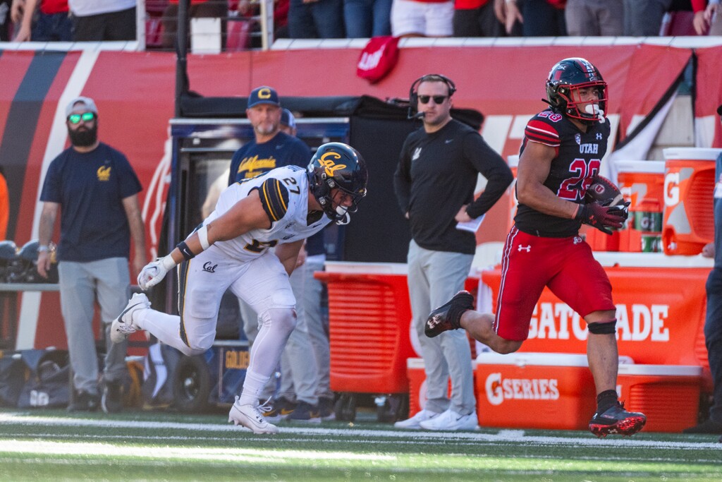 (James Roh | Special to The Tribune) Utah Utes running back Sione Vaki (28) runs the ball for a touchdown against the California Golden Bears during the second half at Rice-Eccles Stadium in Salt Lake City on Saturday, October 14, 2023.