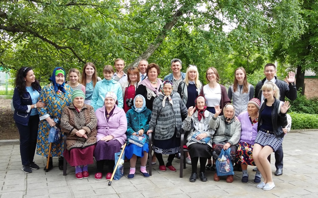 photo courtesy LDS ChurchChurch members help the elderly during an activity in Russia.