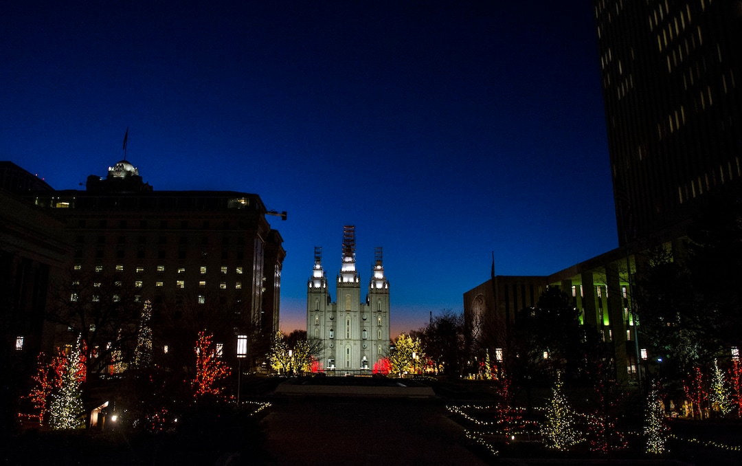 (Rick Egan | The Salt Lake Tribune)  Temple Square is closed, but the Christmas lights can be viewed from State Street, Friday, Nov. 27, 2020.