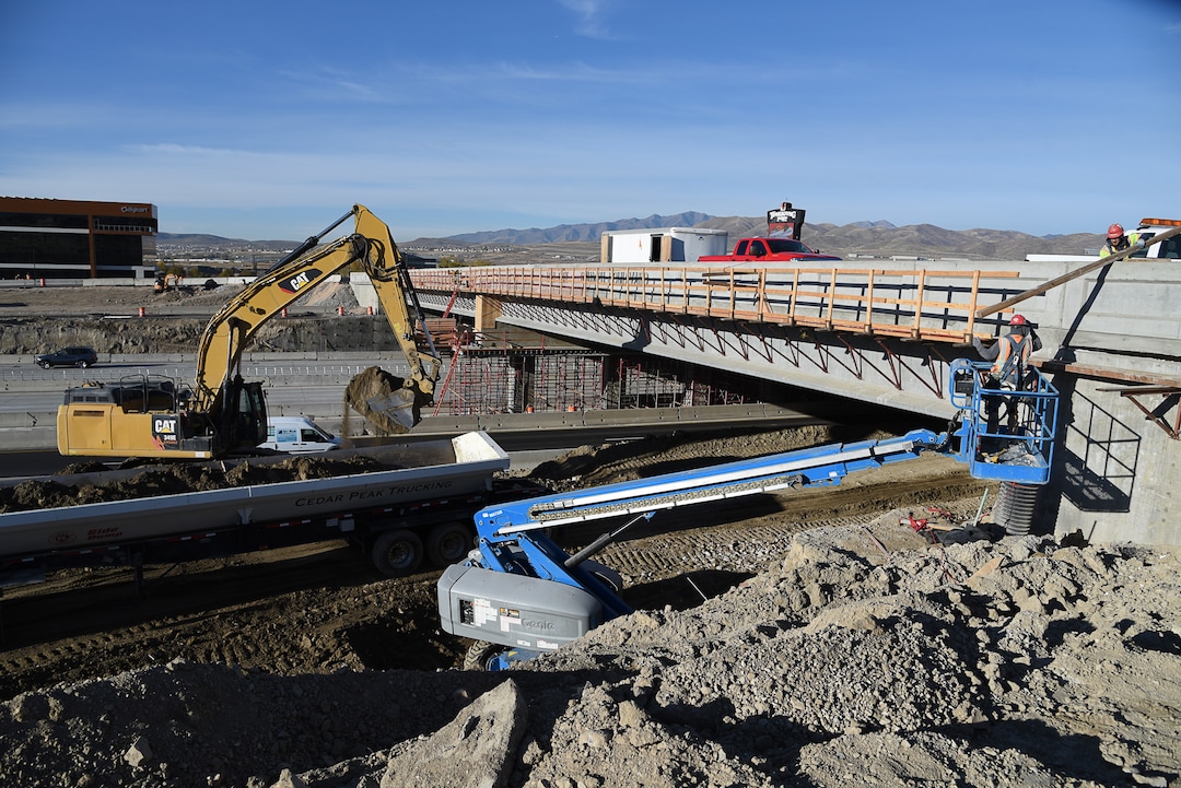 (Francisco Kjolseth  |  The Salt Lake Tribune)  UDOT completes the first stage of the new Triumph Blvd bridge in Lehi, opening East to West traffic on Thursday, Nov. 1, 2018, as part of the I-15 Technology Corridor Project.