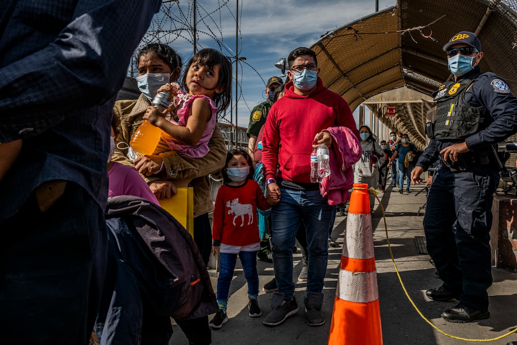 (Daniel Berehulak | The New York Times)
A family from Honduras is deported from El Paso, Texas, to Ciudad Juarez, Mexico, on March 18, 2021. The Biden administration is grappling with the political fallout of the end of Title 42, a pandemic-era policy established during the Trump administration that turned away most migrants from the border.