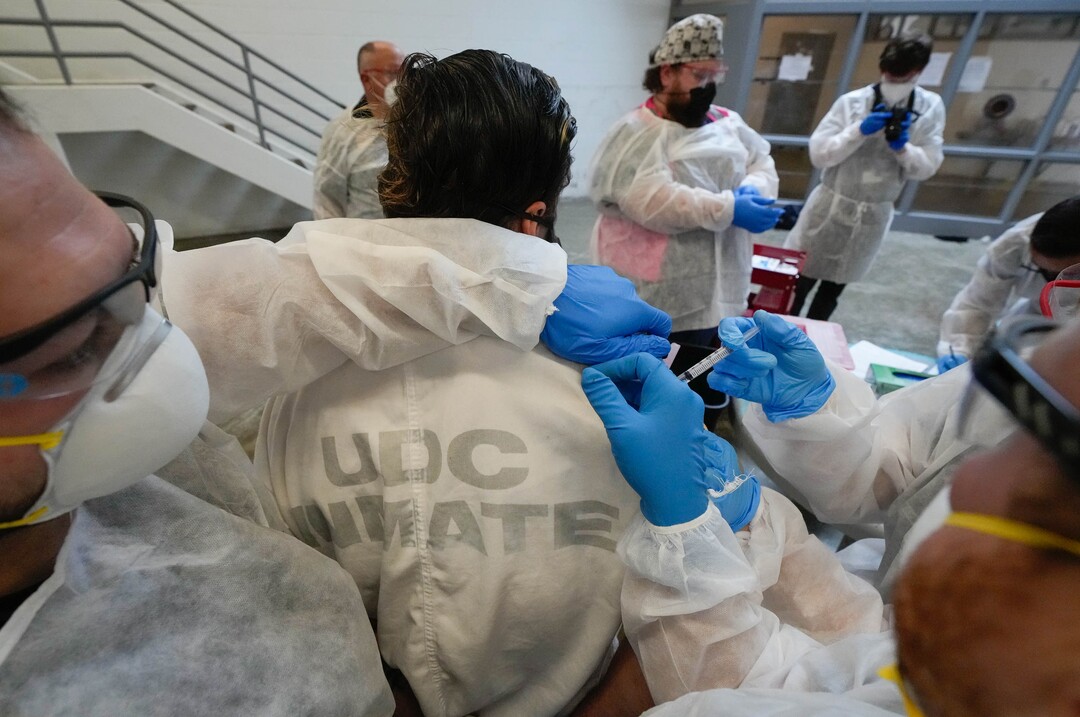 (Francisco Kjolseth | The Salt Lake Tribune) An inmate is given the Johnson &  Johnson and Johnson vaccine at the Utah State Prison in Draper on Tuesday, July 27, 2021.