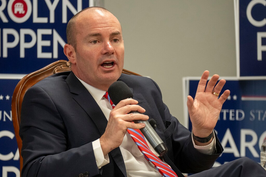 (Rick Egan | The Salt Lake Tribune)  U.S. Senate candidate Carolyn Phippen and Sen. Mike Lee host a joint town hall meeting in Lindon, on Friday, April 5, 2024.