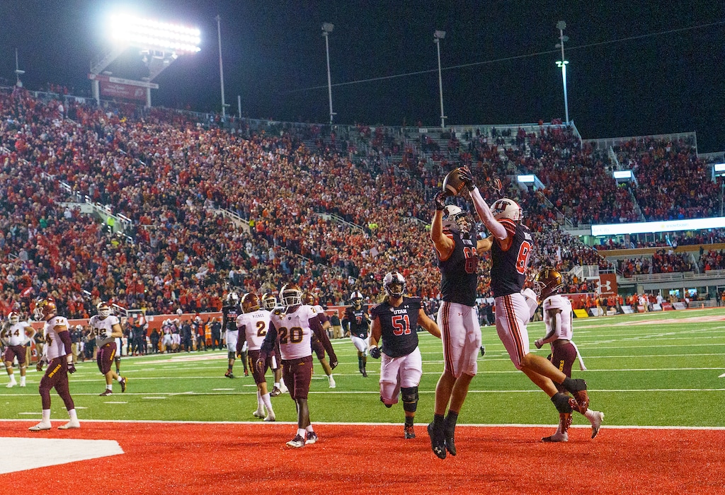 (Leah Hogsten | The Salt Lake Tribune) Utah Utes tight end Brant Kuithe (80) celebrates his touchdown with Utah Utes tight end Dalton Kincaid (86) as the University of Utah hosts the Arizona Sun Devils in Pac-12 action at Rice-Eccles Stadium, Oct. 10, 2021. 