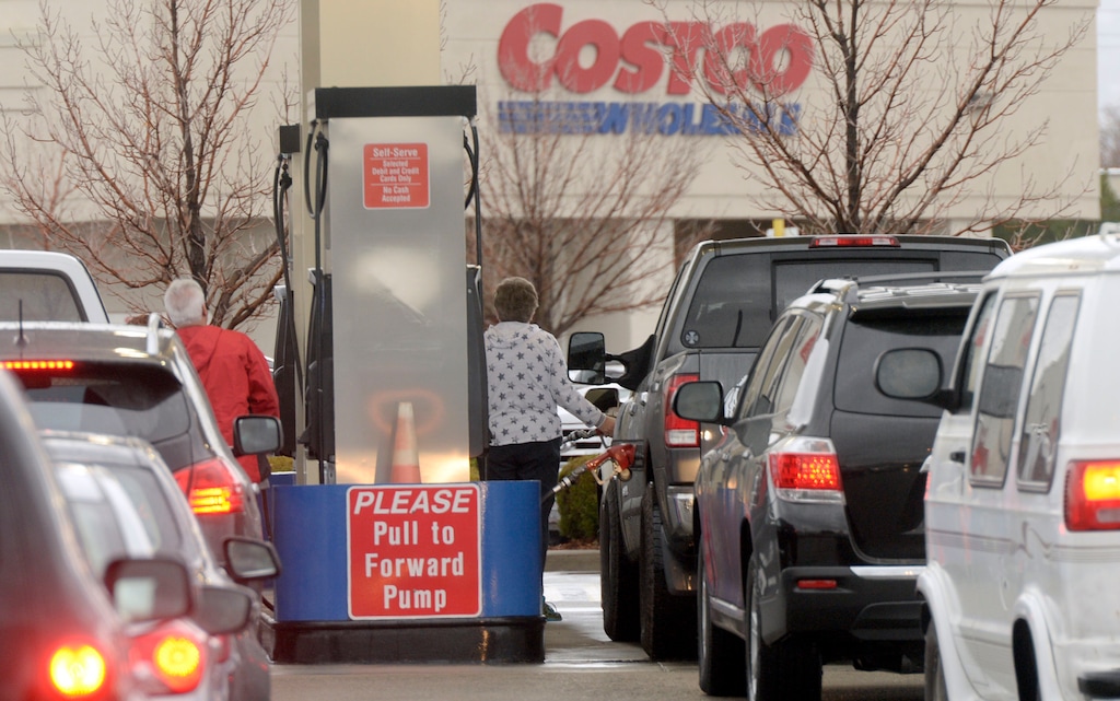 Al Hartmann | The Salt Lake Tribune
Drivers line up for gas at Costco at 1800 S. 300 West in Salt Lake City on Dec. 22, 2014. In March 2018, a Utah woman resolved her lawsuit against Costco over what she claimed was chicken salad contaminated with E. coli.