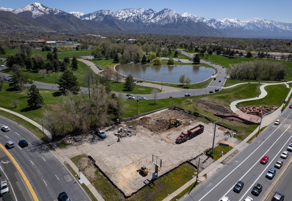 (Francisco Kjolseth  |  The Salt Lake Tribune) Demolition crews take down the last of the old Sizzler restaurant by Sugar House Park in Salt Lake City on Thursday, April 18, 2024.