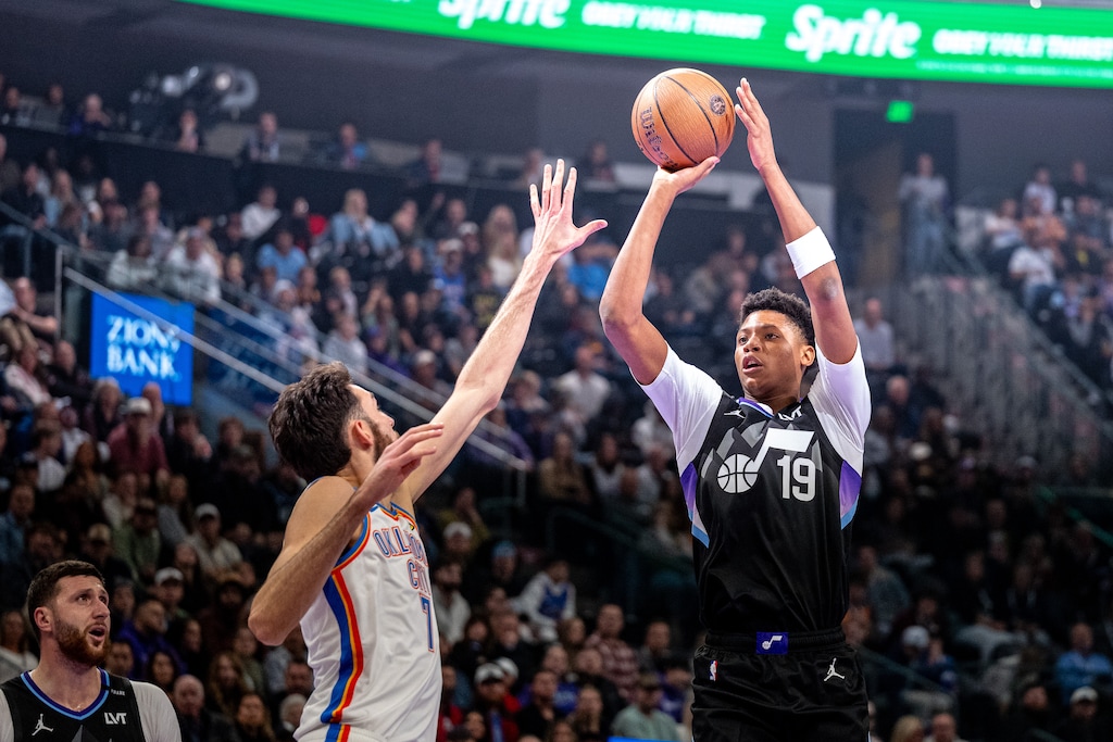 (Trent Nelson  |  The Salt Lake Tribune) Utah Jazz guard Ace Bailey (19) as the Utah Jazz host the Oklahoma City Thunder, NBA basketball in Salt Lake City on Friday, Nov. 21, 2025.
