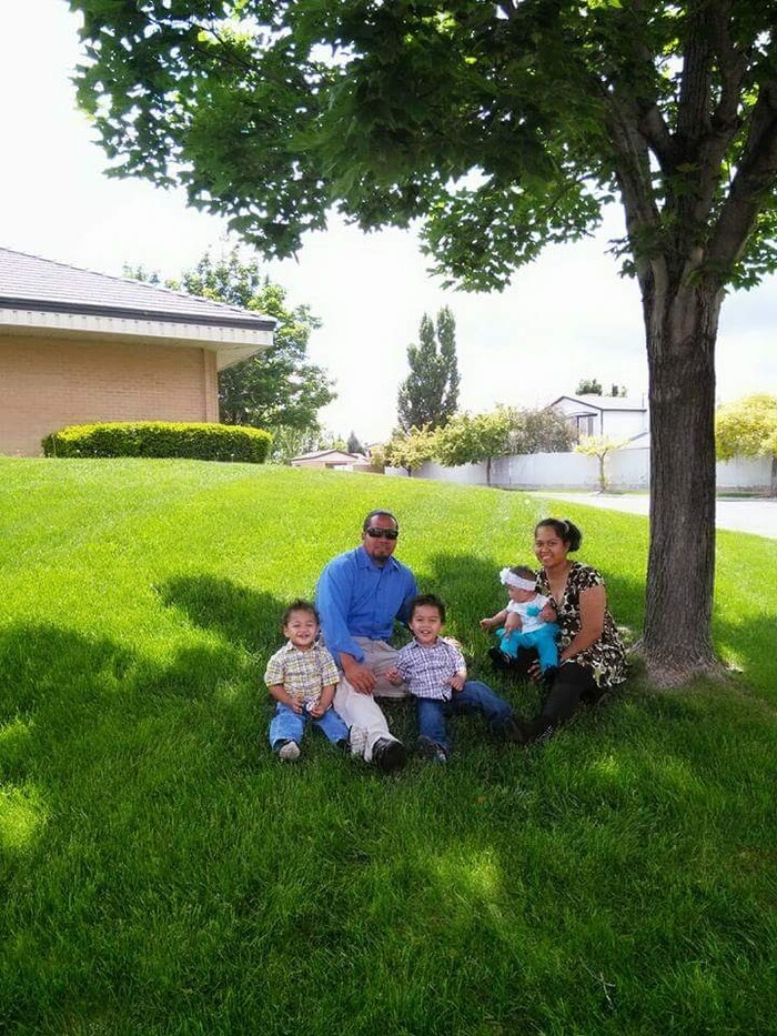 (Photo courtesy Sauelelee Manusina) Aufanua Manusina, pictured here with his wife and three of his children, was deported to Samoa on Tuesday.