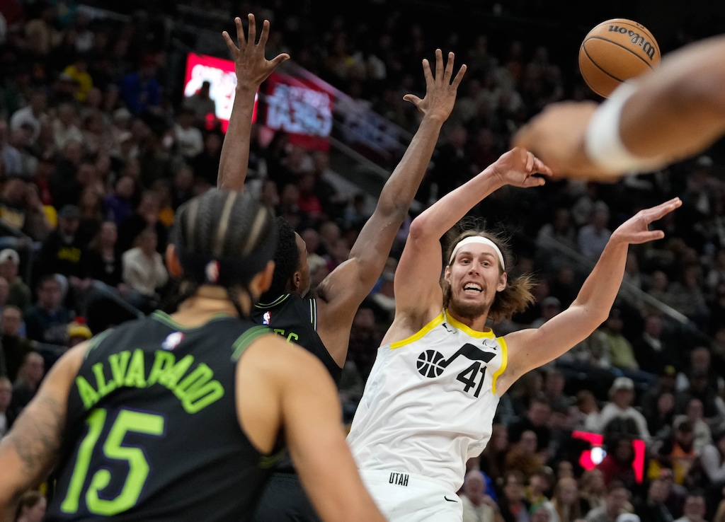 (Francisco Kjolseth  |  The Salt Lake Tribune) Utah Jazz forward Kelly Olynyk (41) passes the ball as the Utah Jazz and the New Orleans Pelicans play at the Delta Center in Salt Lake City on Saturday, Nov. 25, 2023.