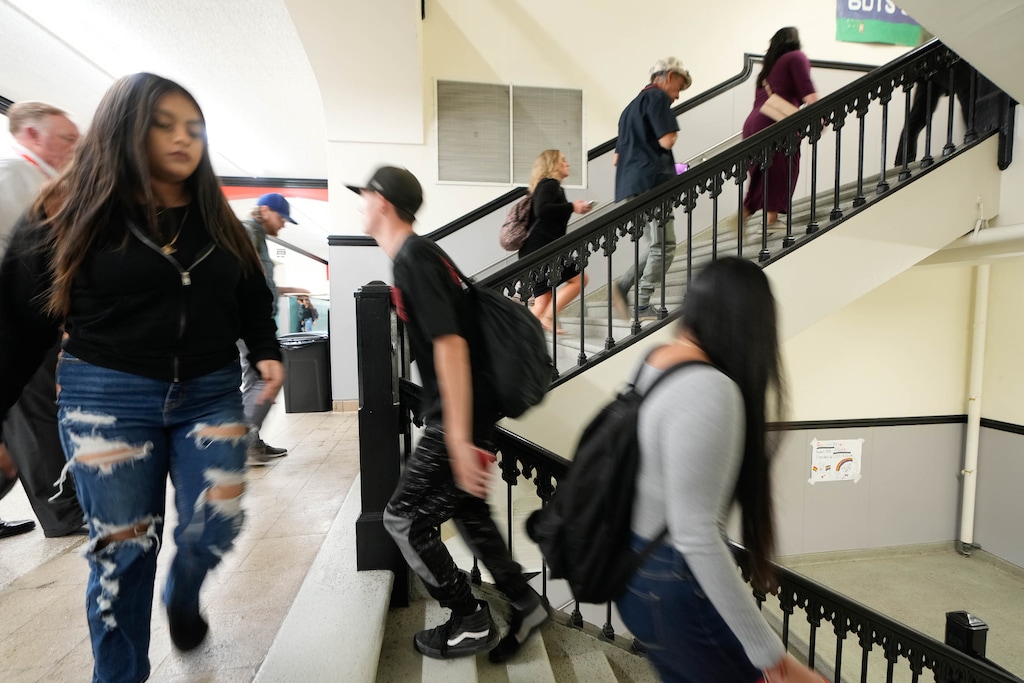 (Francisco Kjolseth | The Salt Lake Tribune) A class period bell spills students into one of the hallways of West High School on Monday, Sept. 26, 2022. The school received a B grade on its state report card this year.