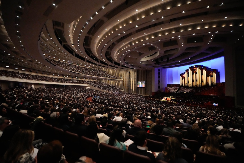 (Francisco Kjolseth | The Salt Lake Tribune) Congregants attend General Conference in early April.