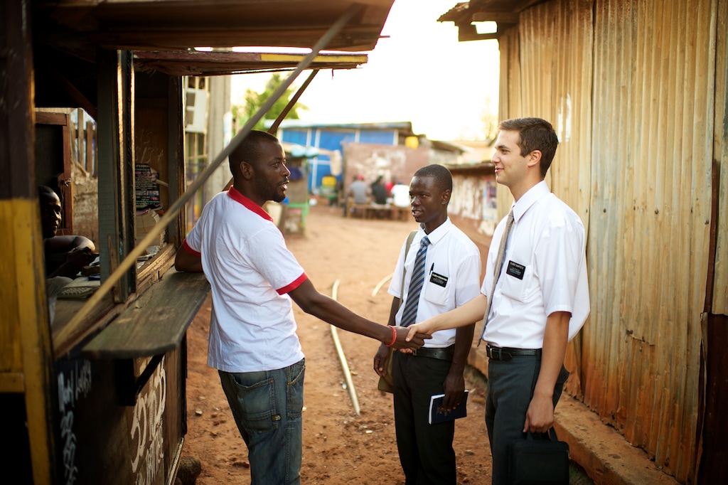 (Photo courtesy of The Church of Jesus Christ of Latter-day Saints)
Latter-day Saint missionaries proselytize in person before the pandemic.