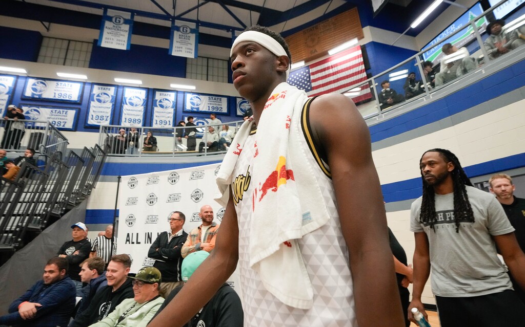 (Francisco Kjolseth  | The Salt Lake Tribune) Utah Prep Academy’s AJ Dybantsa, a star basketball player and potential BYU commit, plays in the 5 for the Fight National Hoopfest in Pleasant Grove on Tuesday, Nov. 26, 2024.