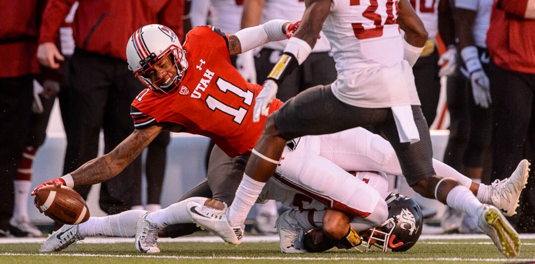 (Trent Nelson | The Salt Lake Tribune)  Utah Utes wide receiver Raelon Singleton (11) stretches out after a catch as the University of Utah hosts Washington State, NCAA football in Salt Lake City, Saturday November 11, 2017.
