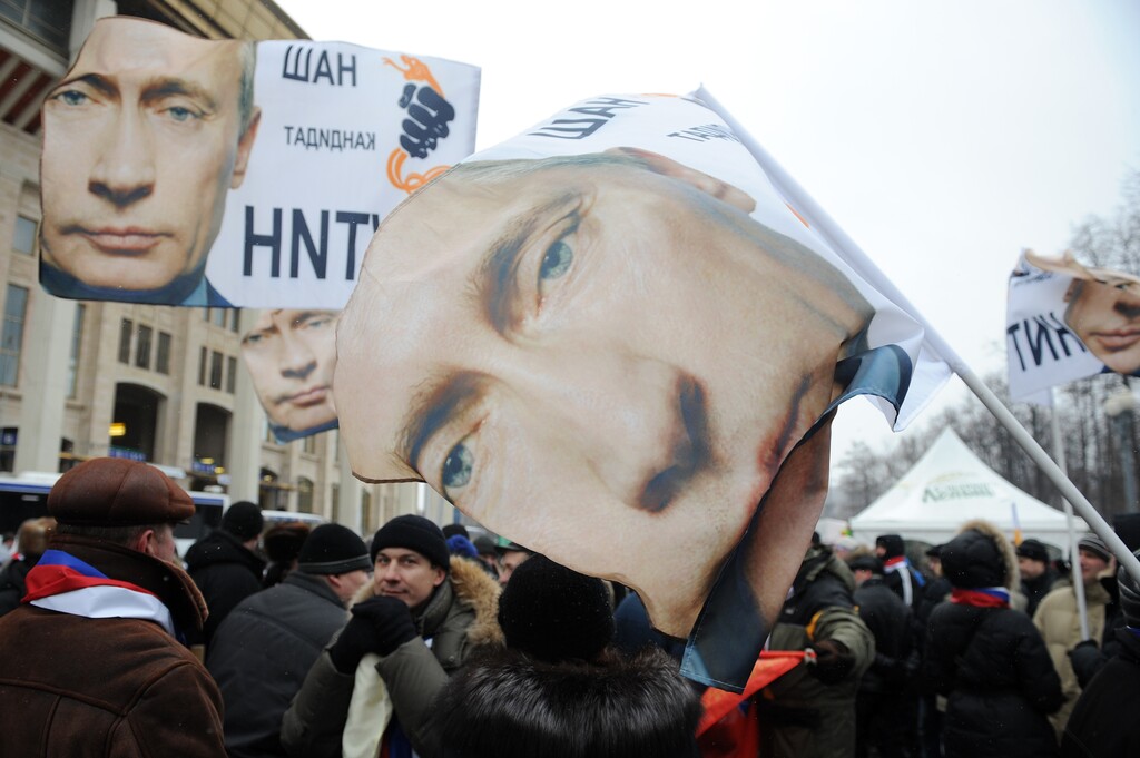 (James Hill | The New York Times)

People rally in support of Vladimir Putin, then-Prime Minister of Russia, in Moscow, Feb. 23, 2012.