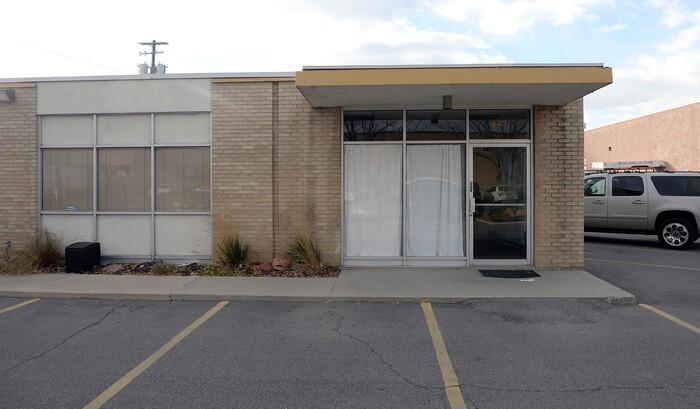 (Al Hartmann | The Salt Lake Tribune)
Carver Mortuary Service LLC, housed at this building at 847 W. 2500 S. in S. Salt Lake had its license suspended by the Utah Division of Occupational and Professional Licensing .