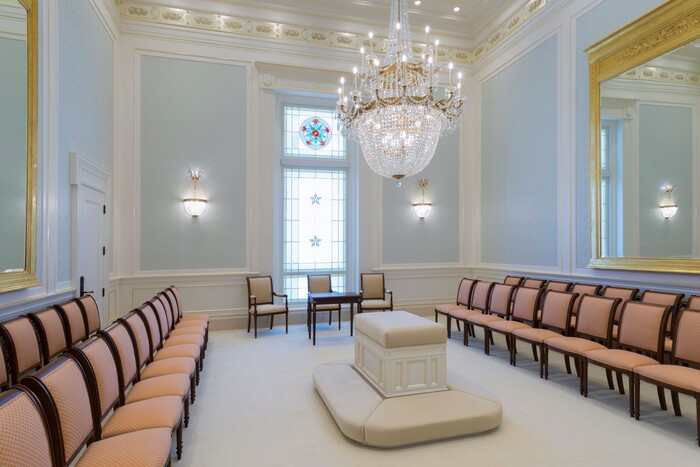 (Photo courtesy of The LDS Church)  Sealing room in the Cedar City, Utah, temple. Utah's 17th temple will be dedicated on Dec. 10, 2017.